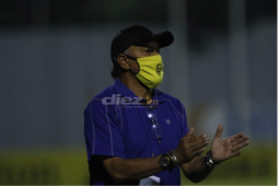 Raúl Gutiérrez, técnico del Real España, sacó sus propias conclusiones de lo que fue su debut en el fútbol hondureño y no dejó de hablar del gol anulado.