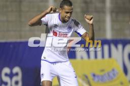 Eddie Hernández y su curioso festejo del primer gol que anota con la camisa del Olimpia.