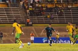Honduras sigue sin poder ganar en Jamaica. Nueve partidos ha disputado en Kingston y sumó su sexta derrota.