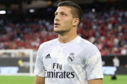Jovic se lesionó entrenando en solitario en su casa justo después de haber regresado de Serbia.