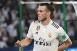 El galés anotó contra el Atlético y celebró con un corte de manga.