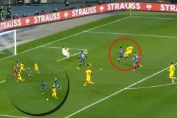 Jordi Alba marcó un gol tras una contra y De Jong anotó una joya frente a los napolitanos.