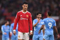Cristiano Ronaldo no pudo evitar la derrota del Manchester United ante el City en su propia casa.