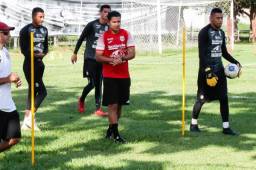 Víctor Coello dice que Denovan Torres cuenta con respaldo de los jugadores, cuerpo técnico y dirigencia. Fotos Gilberto Sierra