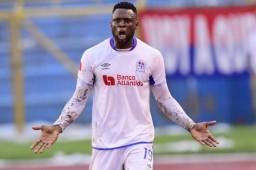 Yustin Arboleda sumó su séptima expulsión jugando en Honduras, la primera con Olimpia.