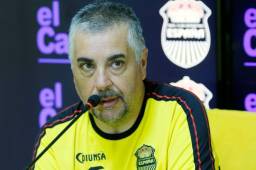 El entrenador Ramiro Martínez logró levantar al Real España en el torneo que se suspendió, pero tras marcharse a su país, su regreso todavía es una incógnita.