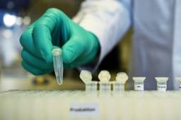 El coronavirus ya ha matado a más de 7 mil 900 personas en todo el mundo, 4 mil de ellos en suelo europeo.