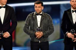 Dani Alves dice que los jugadores del Barcelona están preparados viajar a Zúrich a la Gala del premio The Best y regresar para el partido del miércoles en Copa del Rey. Foto AFP