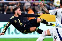 Santi Giménez explota contra el VAR por su gol anulado ante Costa Rica: Si yo fuera árbitro...