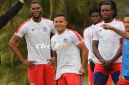 Mejía aún no ha renovado su contrato, pero está logrando un acuerdo con la directiva.