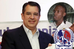 Rafa Villeda, presidente del Olimpia, aprovechó el momento para felicitar a Alberth Elis, luego que este fue presentado de manera oficial por el Boavista.