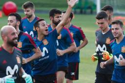 La selección de España busca su pase a cuartos ante la anfitriona Rusia.