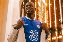 Así presentó el Chelsea a su nuevo fichaje top. Koulibaly llega procedente del Nápoles.
