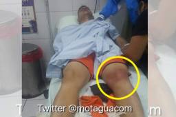 Harold Fonseca mientras es atendido en un hospital de Tegucigalpa.