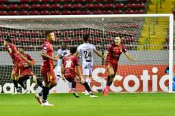 Getsel Montes puso a ganar a Real España desde el minuto 3 del tiempo corrido. (Foto Diario Extra)