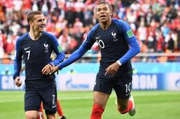 Mbappé puso a ganar a Francia ante Perú y su tanto le significa un récord. Foto AFP
