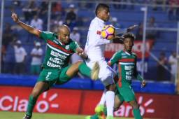 Caue Fernandes y Carlo Costly se anduvieron dando 'cariñitos' ayer en el clásico Olimpia-Marathón.
