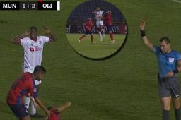 ¿Justas expulsiones? La roja directa que le mostraron a Bengtson y Boniek; Olimpia se quedó con nueve ante Municipal