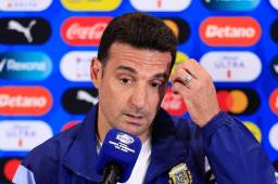 Lionel Scaloni dio toda la razón a Marcelo Bielsa, entrenador uruguayo que atacó a los organizadores de la Copa América. Foto: AFP