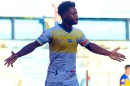 Luego de cerrar un gran torneo con Municipal Limeño, Clayvin Zúniga recibió oferta para jugar en Brasil, confirmó el vicepresidente del club santarroseño.