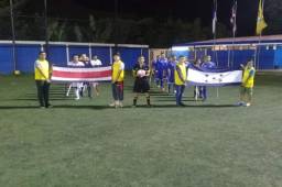 Momento en que ambas selecciones saltaban al terreno de juego.