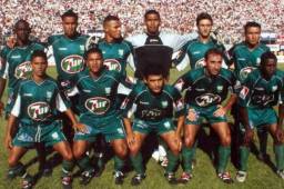 Platense se clasificó a la final en el Clausura 2001 tras remontarle al Marathón un marcador 3-1 en la ida de semifinal.