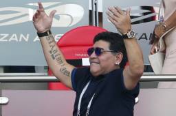 El exjugador Diego Maradona dice que no cobraría y volvería a dirigir a la selección de su país de gratis. Foto AFP