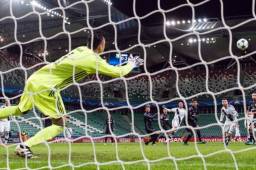 Legia de Varsovia empató gracias a un error del portero costarricense.