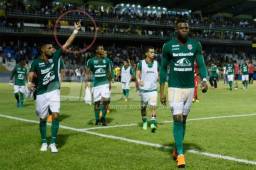 Henry Romero calentó a la afición del Real España con el popular 'dedazo'.