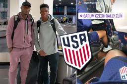 Keyrol Figueroa y su padre Maynor en República Checa con la selección Sub-17 de Estados Unidos.