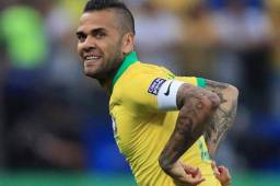 Dani Alves podría acabar jugando en otro club grande del fútbol de Europa. China es la última opción.