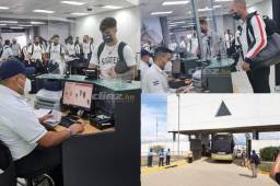 Momentos cuando los futbolistas de Estados Unidos hacían su arribo a San Pedro Sula este martes para encarar las eliminatorias. Fotos DIEZ