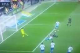 En esta acción, Mikel Villanueva dejó pasar la pelota sabiendo que Cristiano Ronaldo estaba atrás.