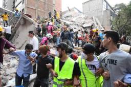 El caos es impresionante en la Ciudad de México luego del terremoto de 7-1 grados que sacudió al país azteca este martes. Foto AFP
