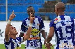 El Victoria pretende buscar su ascenso a primera división en un año. Al paso que marcha, fijo lo logrará. FOTO: Javier Rosales.