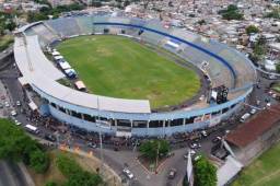 El Estadio Nacional de Honduras es uno de los más históricos de Centroamérica, pero ahora es uno de los peores del área.