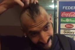 Borges cumplió una apuesta después de lograr la clasificación a Rusia 2018.