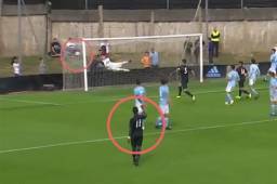 El brasileño Vinícius Jr volvió a marcar de tiro libre con la filial del Real Madrid.