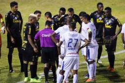 Real España y Olimpia llegan presionados por ganar en el Olímpico. Foto Ronald Aceituno.