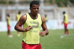 Henry Clarck disputó 12 torneos de Liga Nacional con la Real Sociedad.