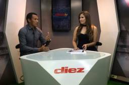 Julio César de León junto a Jenny Fernández en la emisión de DIEZ TV de este domingo.