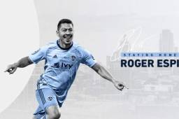 Roger Espinoza seguirá vistiendo los colores del Sporting Kansas por un año más.