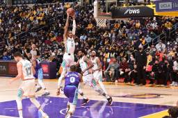 Los Lakers siguen sin volver a tener su gran nivel de juego, nuevamente caen y suman su cuarta derrota consecutiva.