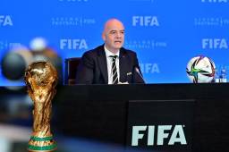 Gianni Infantino sigue luchando para cambiar la historia del fútbol mundial.
