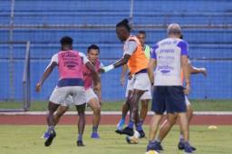 Miguel Falero estuvo al mando del entrenamiento de este miércoles en el Olímpico.
