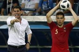Fernando Hierro debutó con España tras el despido de Julen Lopetegui.