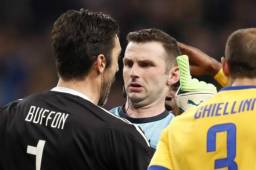Buffon se encaró con Michael Oliver tras el penal que le pitó en contra a la Juventus ante el Real Madrid.