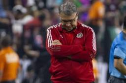 Expertos del fútbol mexicano han exigido la renuncia del 'Tata' Martino por perder una nueva final.