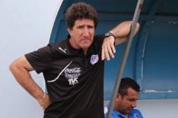 Héctor Vargas presentó a la directiva del Olimpia el informe de lo ocurrido en el Clausura 2017. El miércoles conocerá su futuro. Foto DIEZ