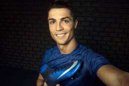 Cristiano Ronaldo recibirá más de 25 millones de dólares anuales por el nuevo contrato que ha firmado con la marca deportiva Nike. Foto cortesía